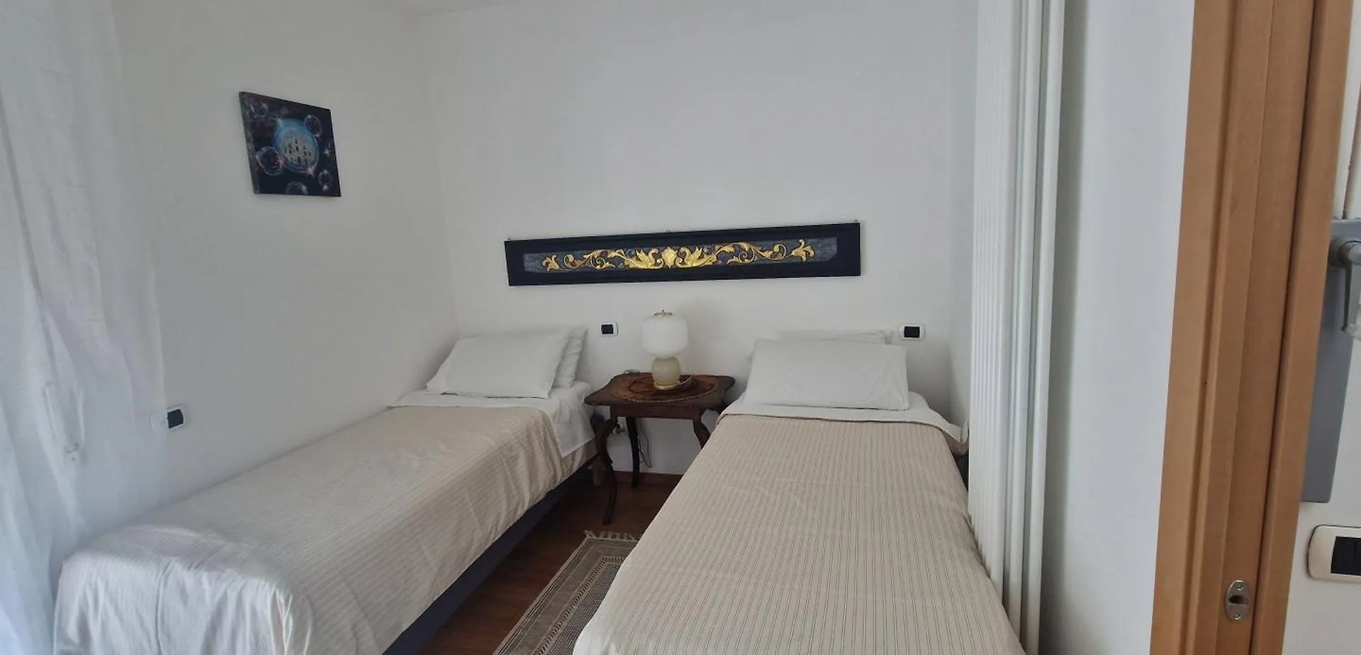 Stanza In Villa Con Giardino Milan Italy